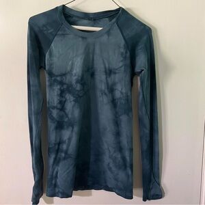 Women's Lululemon Long Sleeve Swiftly Tech Blue Tie-Dye Top